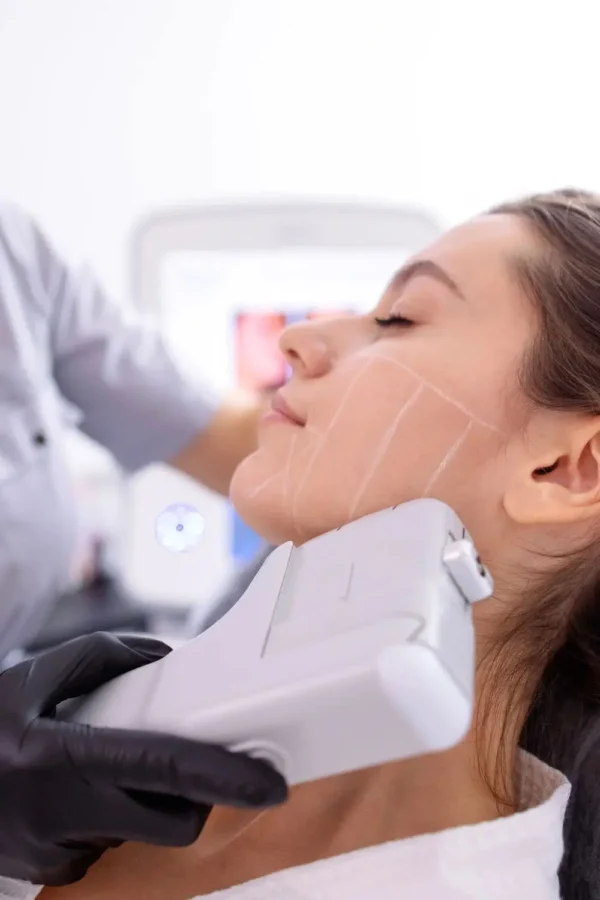 Zabieg HIFU w klinice DermaElite w Lesznie
