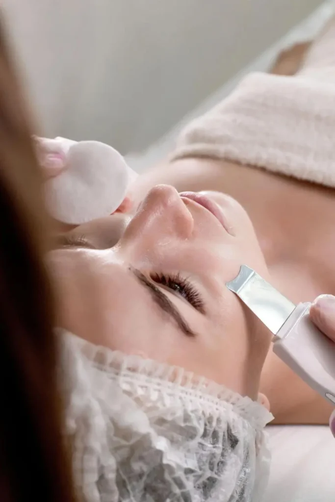 Peeling kawitacyjny w klinice DermaElite w Lesznie