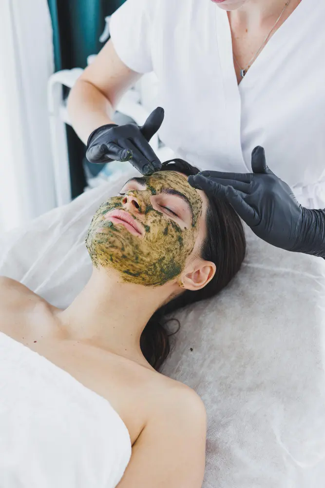 Peeling medyczny w klinice DermaElite w Lesznie